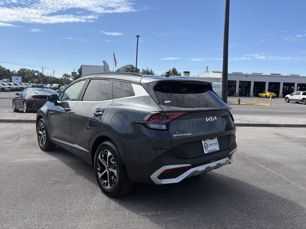 Used 2025 Kia Sportage EX w/ Premium Package FWD image 5