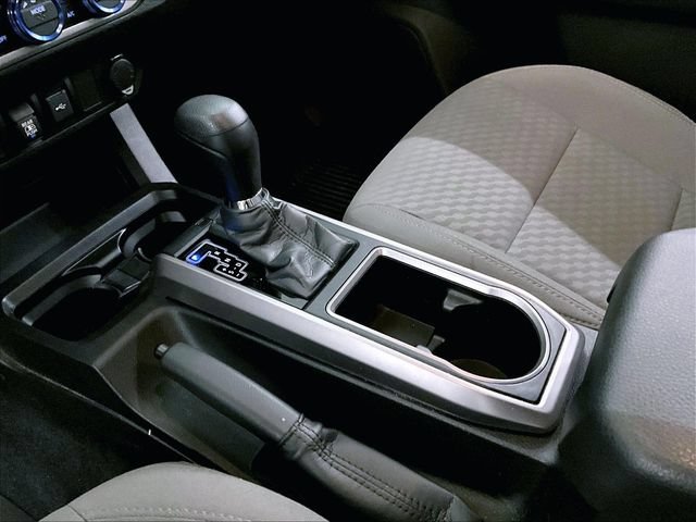 Used 2021 Toyota Tacoma SR5 AWD/4WD image 16