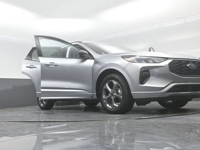 Certified 2024 Ford Escape ST-Line w/ Tech Pack #1 AWD/4WD image 29