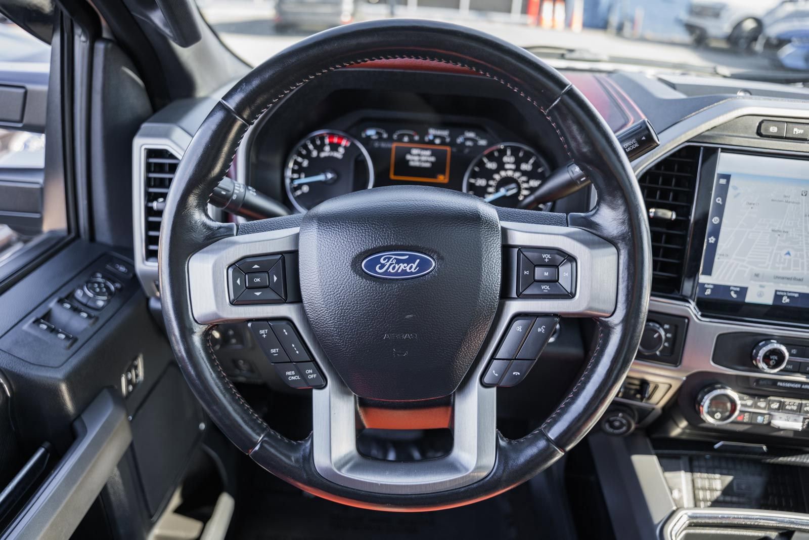 Certified 2022 Ford F450 Platinum w/ FX4 Off-Road Package image 38