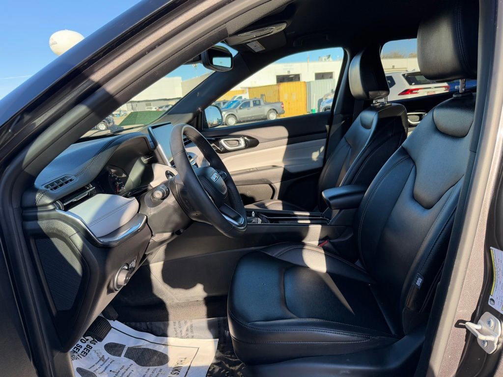 Used 2024 Jeep Compass Limited image 31