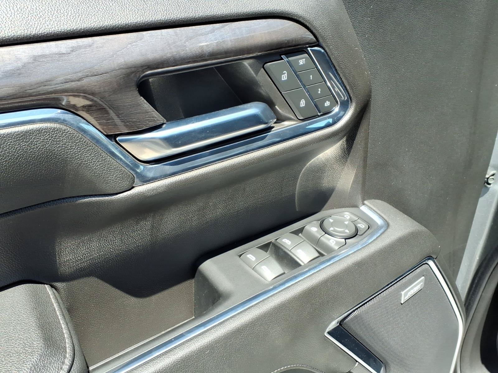 Used 2024 Chevrolet Silverado 1500 LTZ AWD/4WD image 17