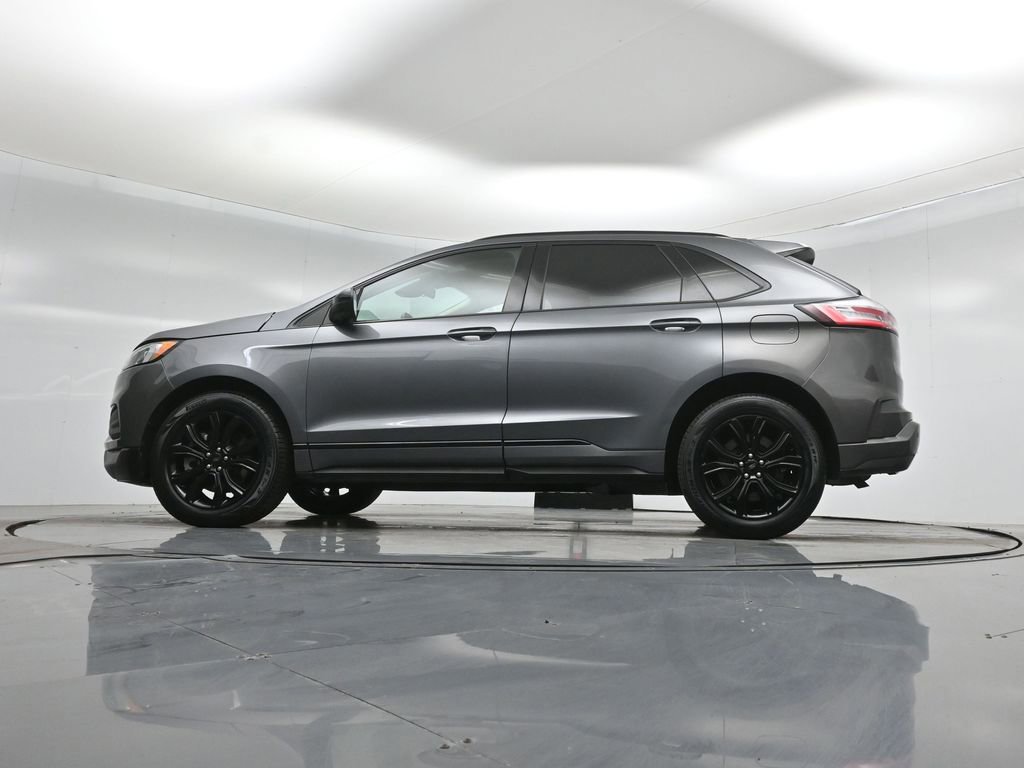 Certified 2022 Ford Edge SE w/ Black Appearance Package image 25