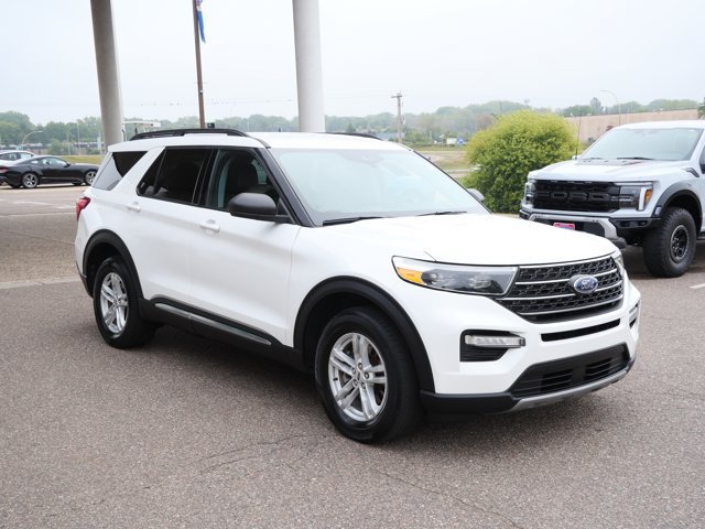 Certified 2023 Ford Explorer XLT w/ Equipment Group 202A AWD/4WD image 3
