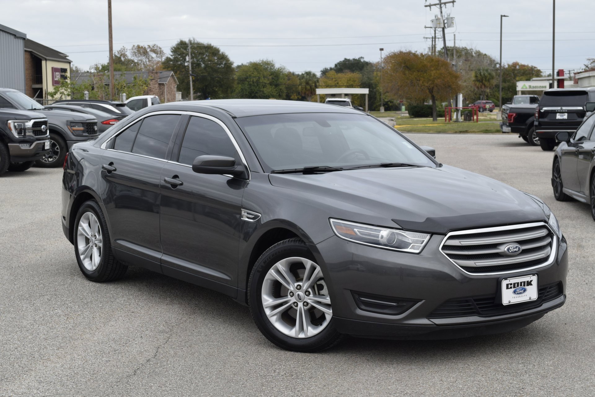 Certified 2018 Ford Taurus SEL w/ Equipment Group 201A image 7