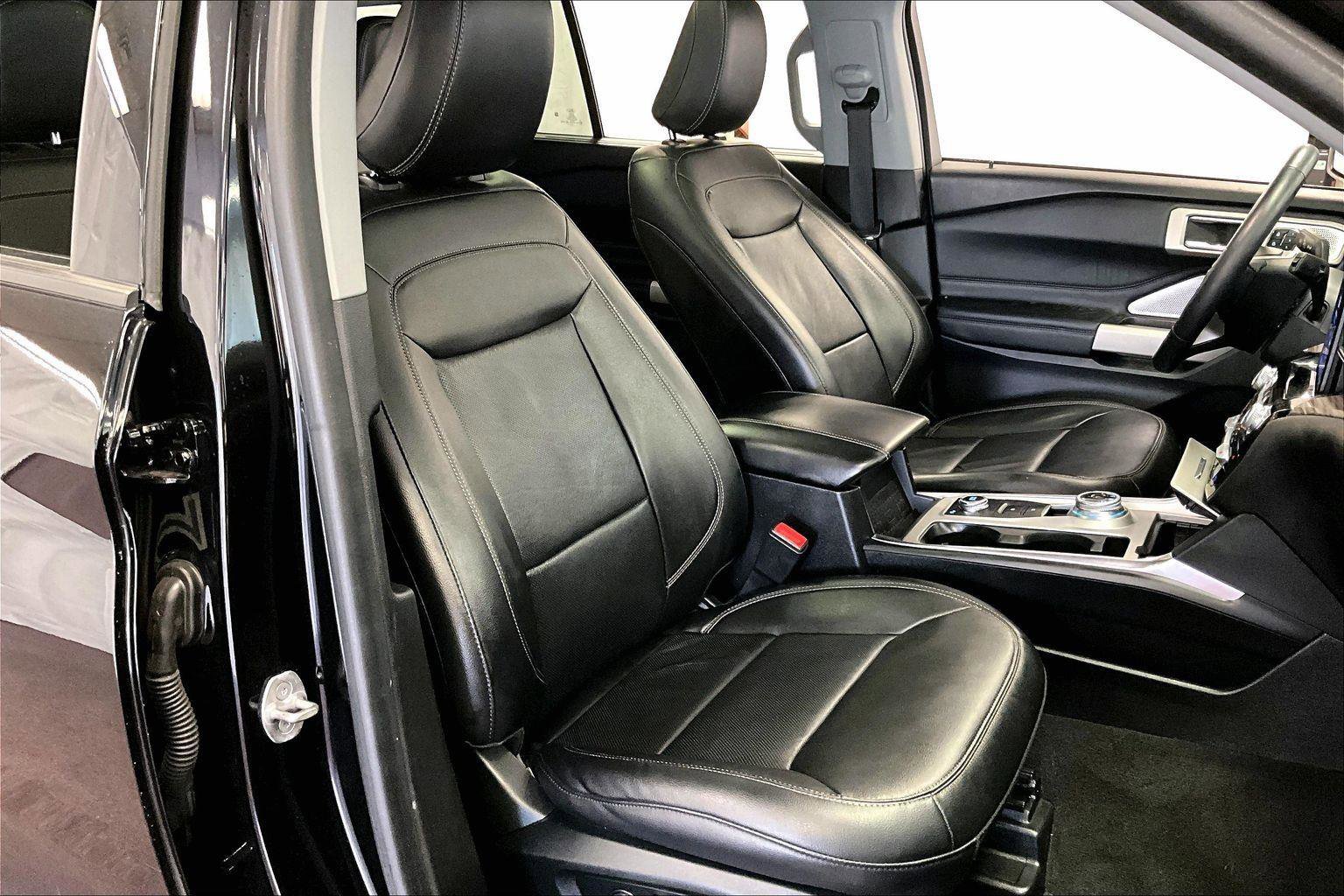 Certified 2022 Ford Explorer Limited w/ Limited Technology Package image 7