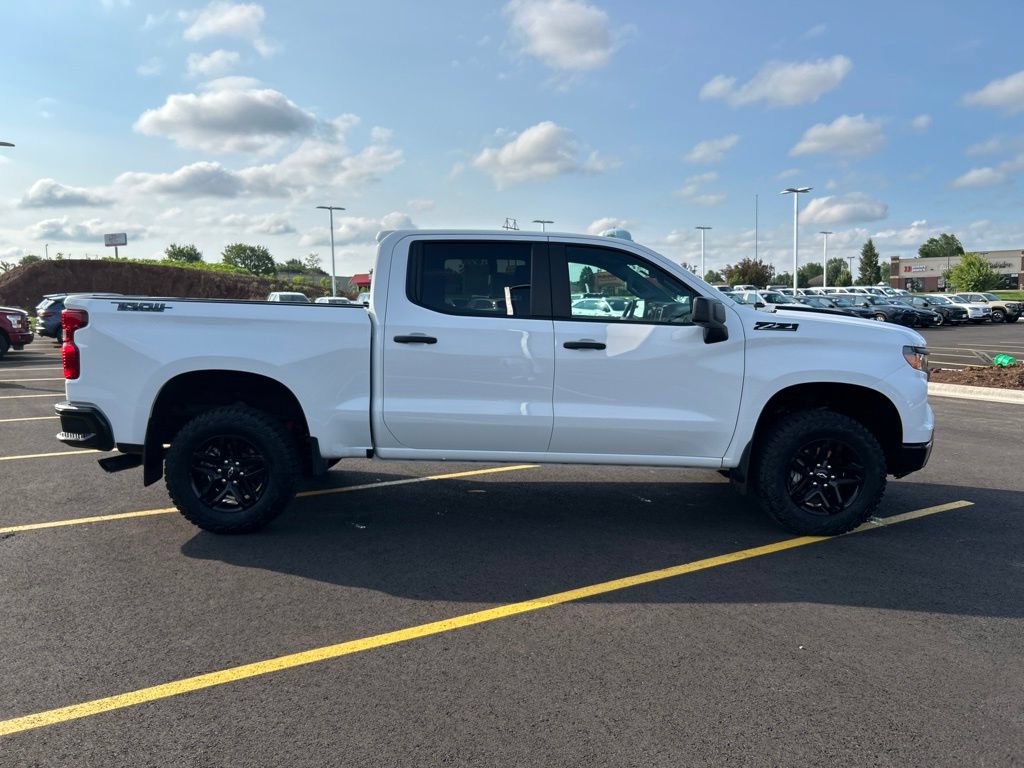 Used 2025 Chevrolet Silverado 1500 Custom Trail Boss w/ Dark Appearance Package AWD/4WD image 6
