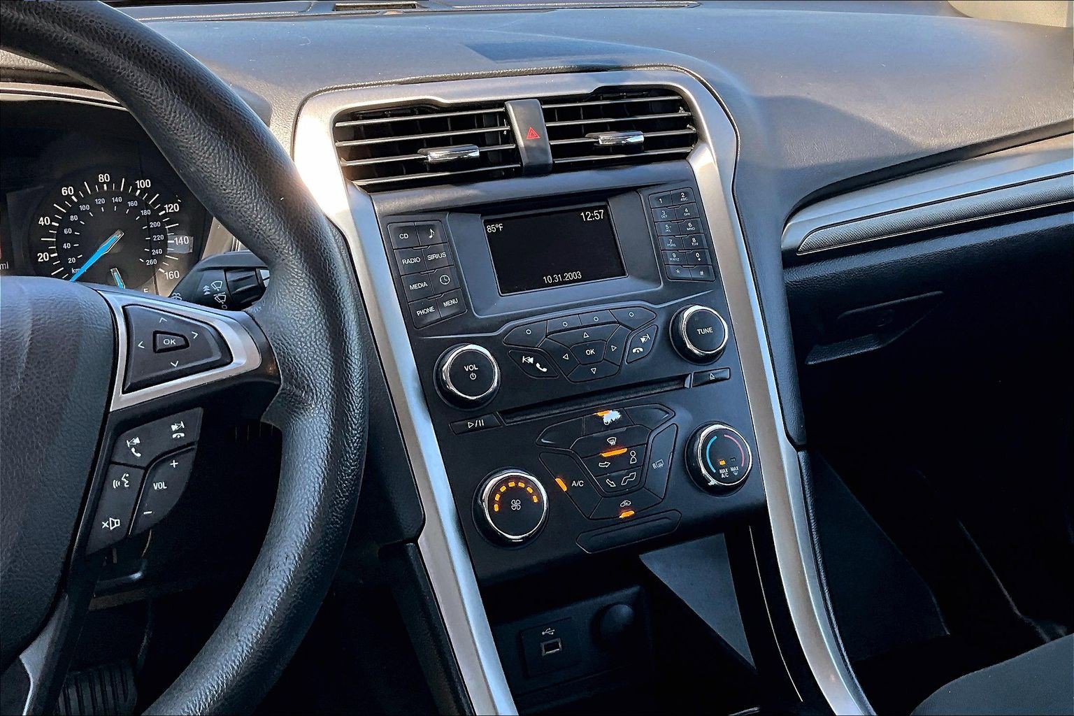 Certified 2017 Ford Fusion SE FWD image 9
