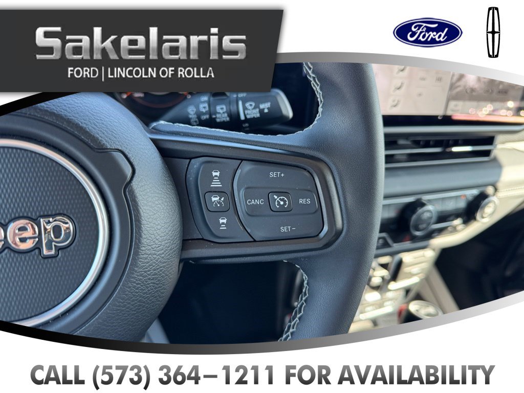 Used 2025 Jeep Wrangler Unlimited Rubicon AWD/4WD image 13