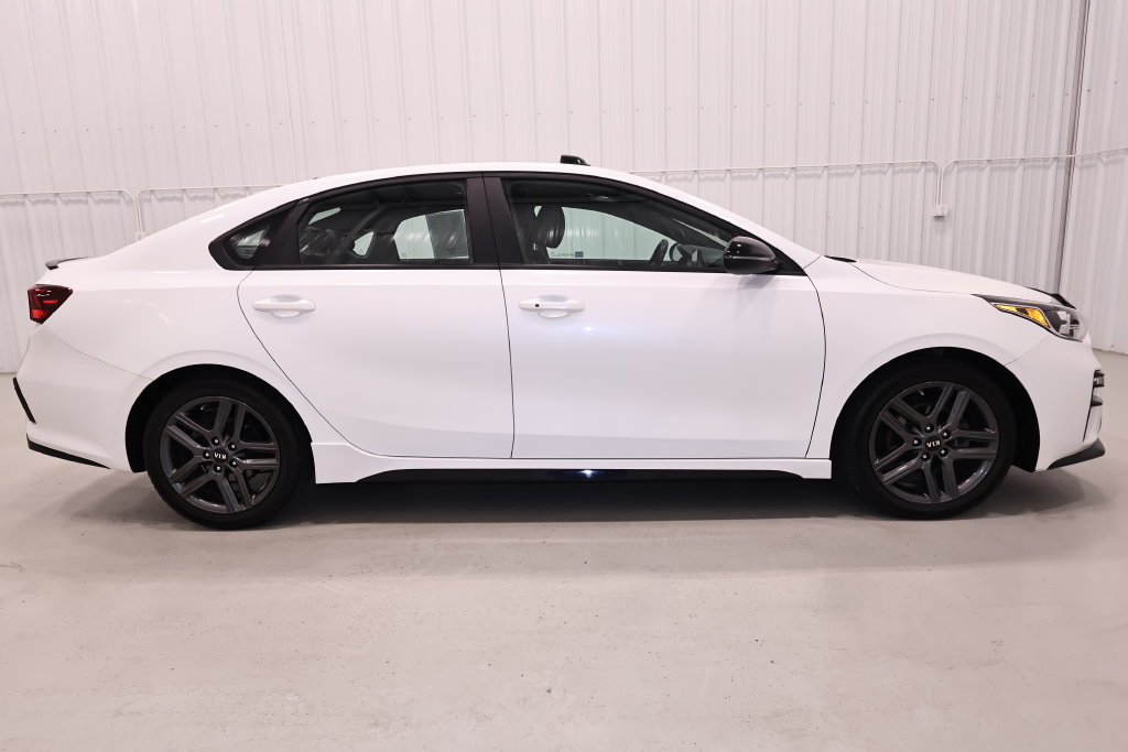 Used 2021 Kia Forte GT-Line w/ GT-Line Premium Package FWD image 2