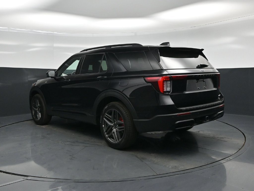 Certified 2026 Ford Explorer ST-Line w/ ST-Line Street Pack AWD/4WD image 7