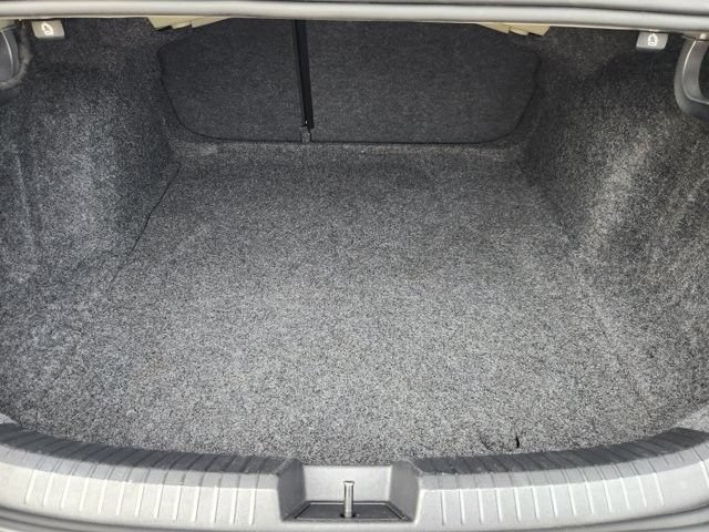 Used 2025 Volkswagen Jetta SE FWD image 33