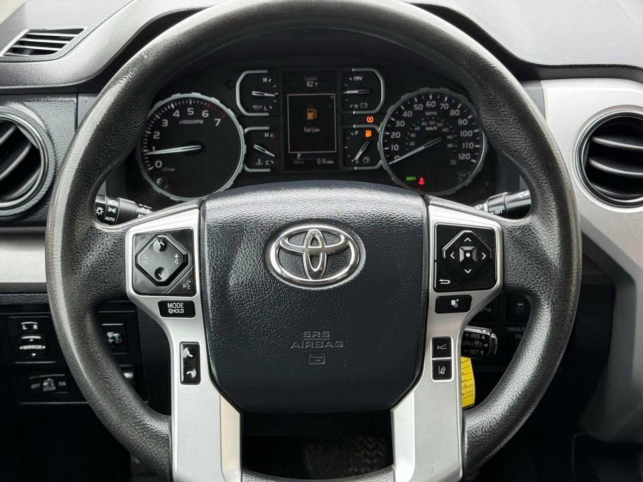 Used 2018 Toyota Tundra SR5 w/ SR5 Upgrade Package AWD/4WD image 11