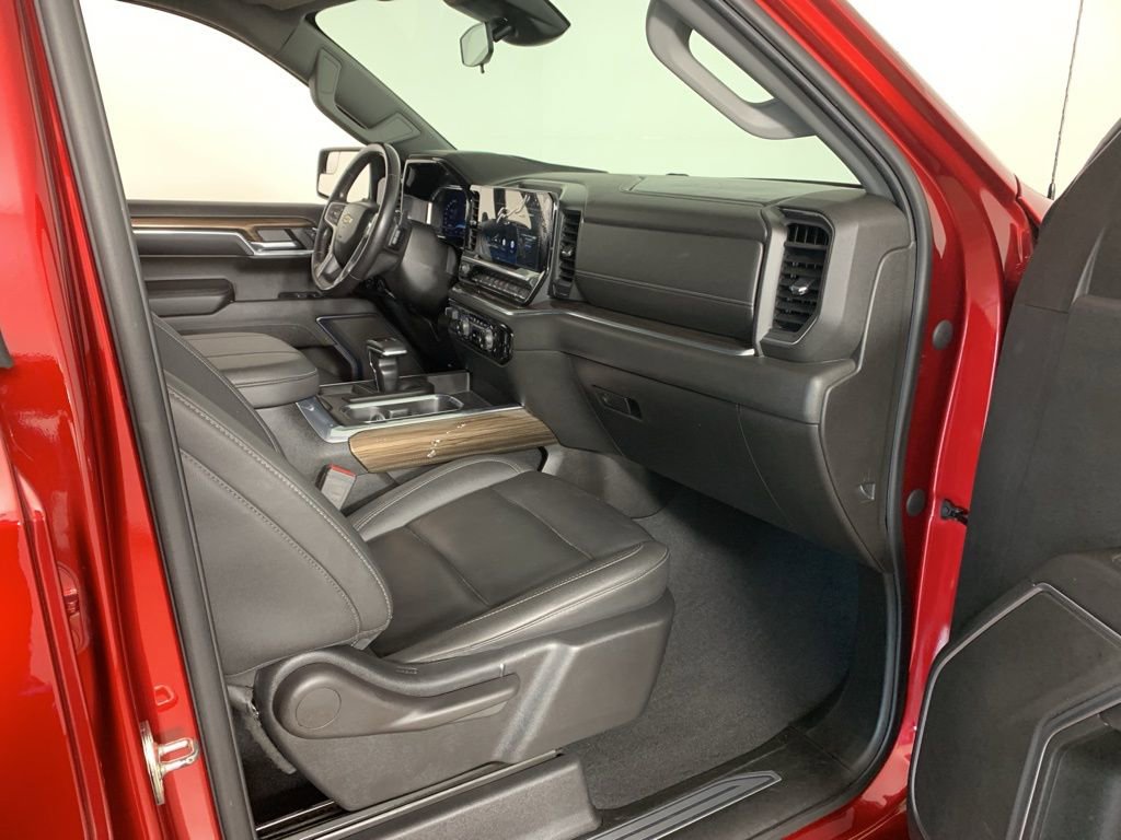 Used 2023 Chevrolet Silverado 1500 LT AWD/4WD image 38