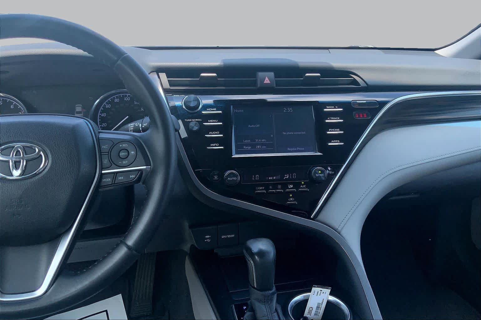 Used 2018 Toyota Camry XLE FWD image 7