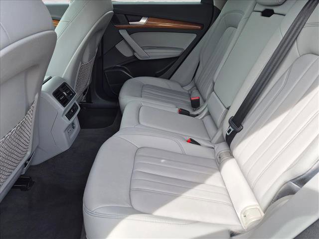 Used 2022 Audi Q5 2.0T Premium Plus w/ Premium Plus Package AWD/4WD image 17
