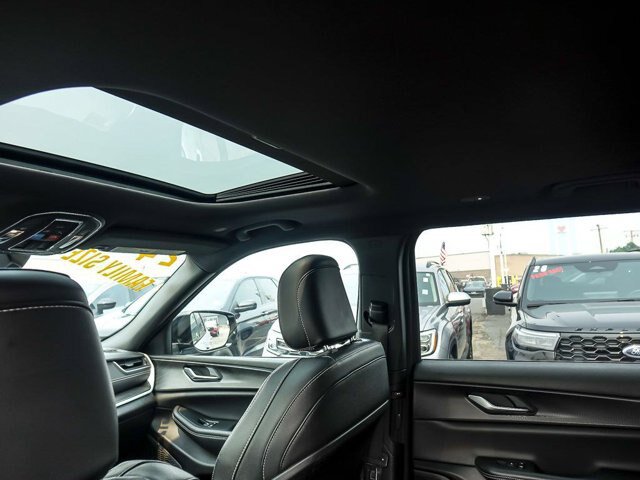 Used 2024 Jeep Grand Cherokee L Altitude AWD/4WD image 16