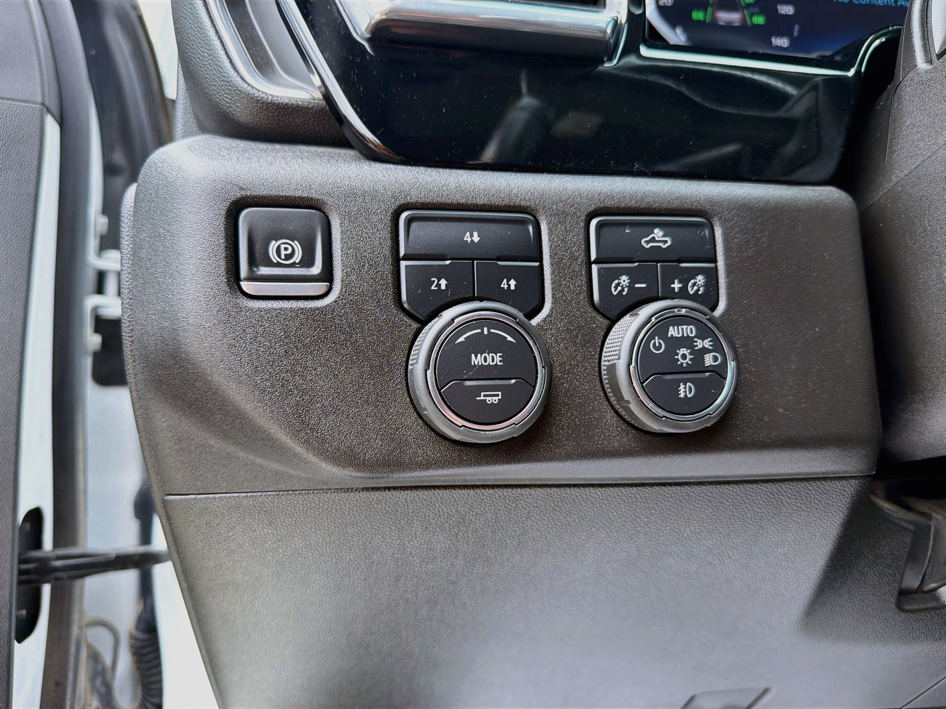 Used 2025 Chevrolet Silverado 2500 LT AWD/4WD image 10