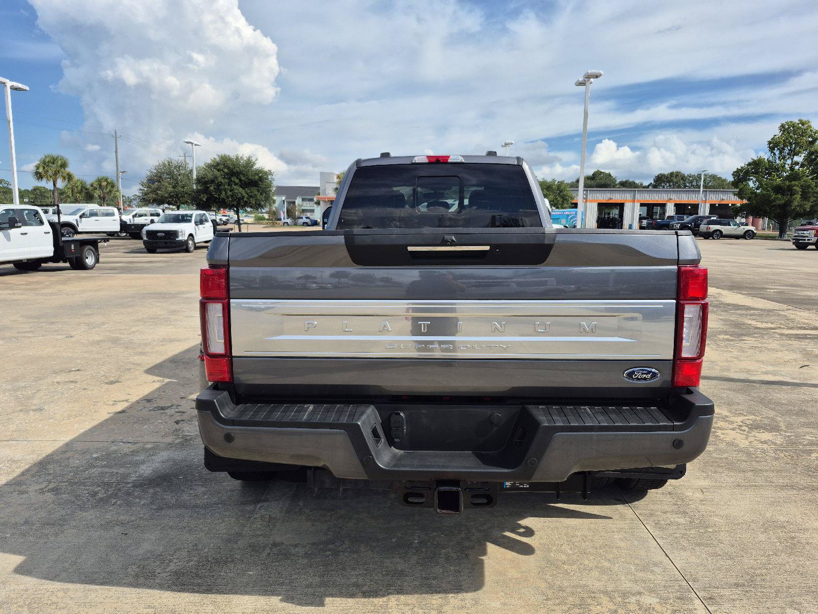 Certified 2022 Ford F450 Platinum w/ FX4 Off-Road Package AWD/4WD image 16