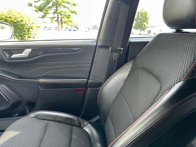 Certified 2023 Ford Escape ST-Line w/ Tech Pack #1 AWD/4WD image 6