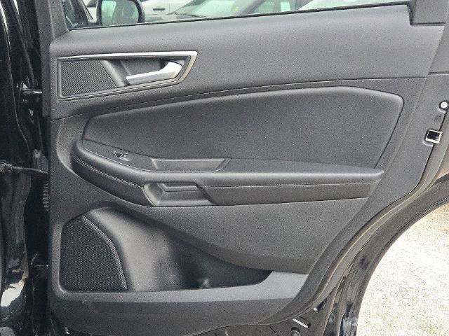 Certified 2022 Ford Edge SE w/ Black Appearance Package image 10