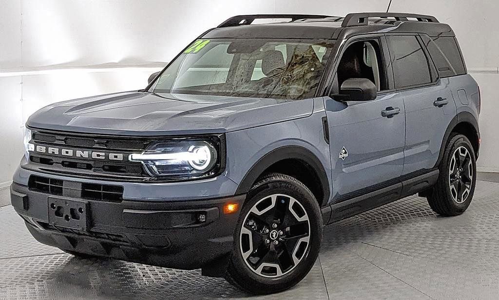 Certified 2024 Ford Bronco Sport Outer Banks w/ Tech Package AWD/4WD image 6