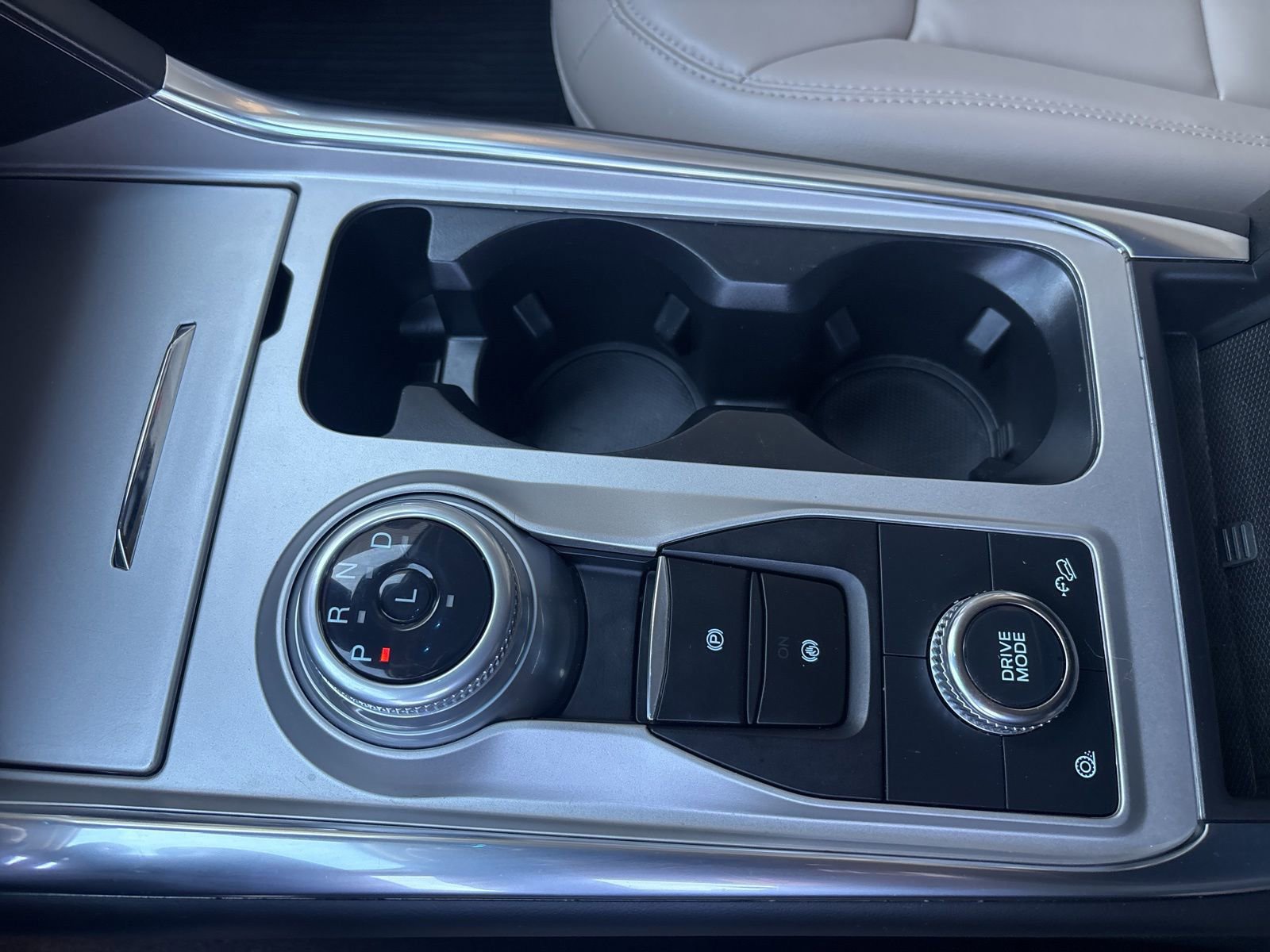 Certified 2023 Ford Explorer XLT w/ Equipment Group 202A image 29