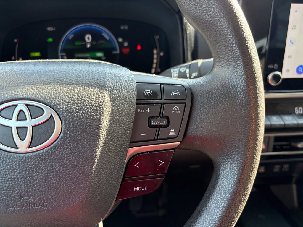 Used 2025 Toyota Camry LE FWD image 23