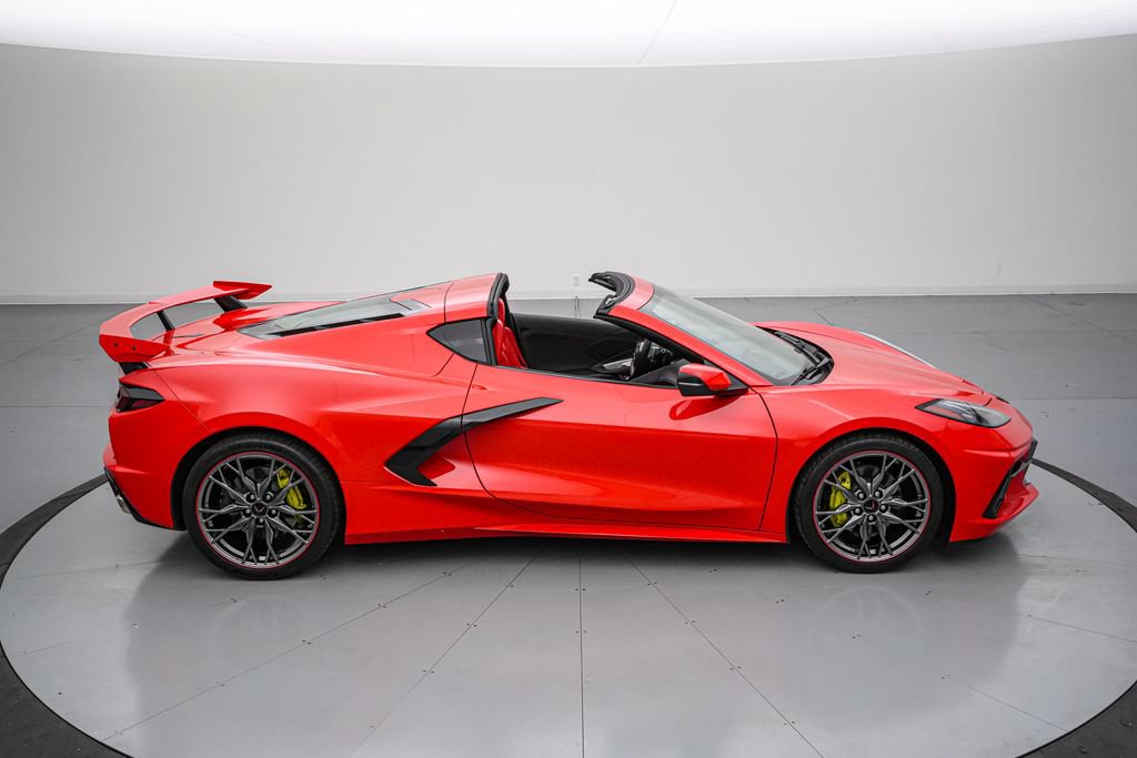 Used 2023 Chevrolet Corvette Stingray Coupe w/ 1LT RWD video 3