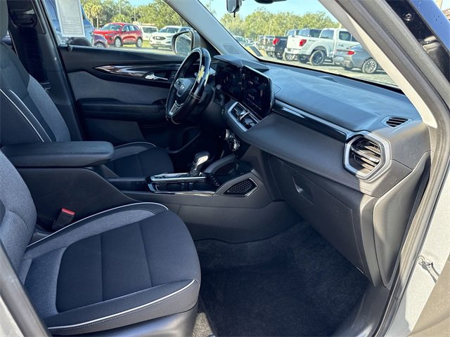 Used 2024 Chevrolet TrailBlazer LT w/ LT Cold Weather Package image 11