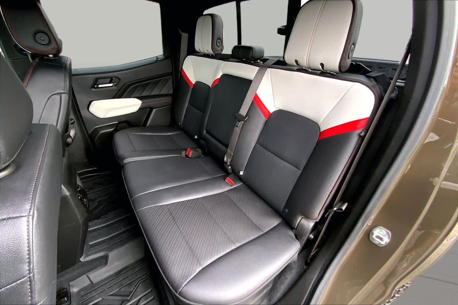 Used 2024 GMC Canyon AT4X AWD/4WD image 21
