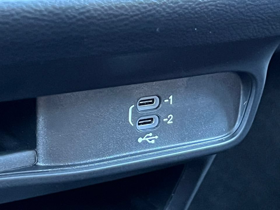Used 2026 Chrysler Pacifica Select FWD image 27