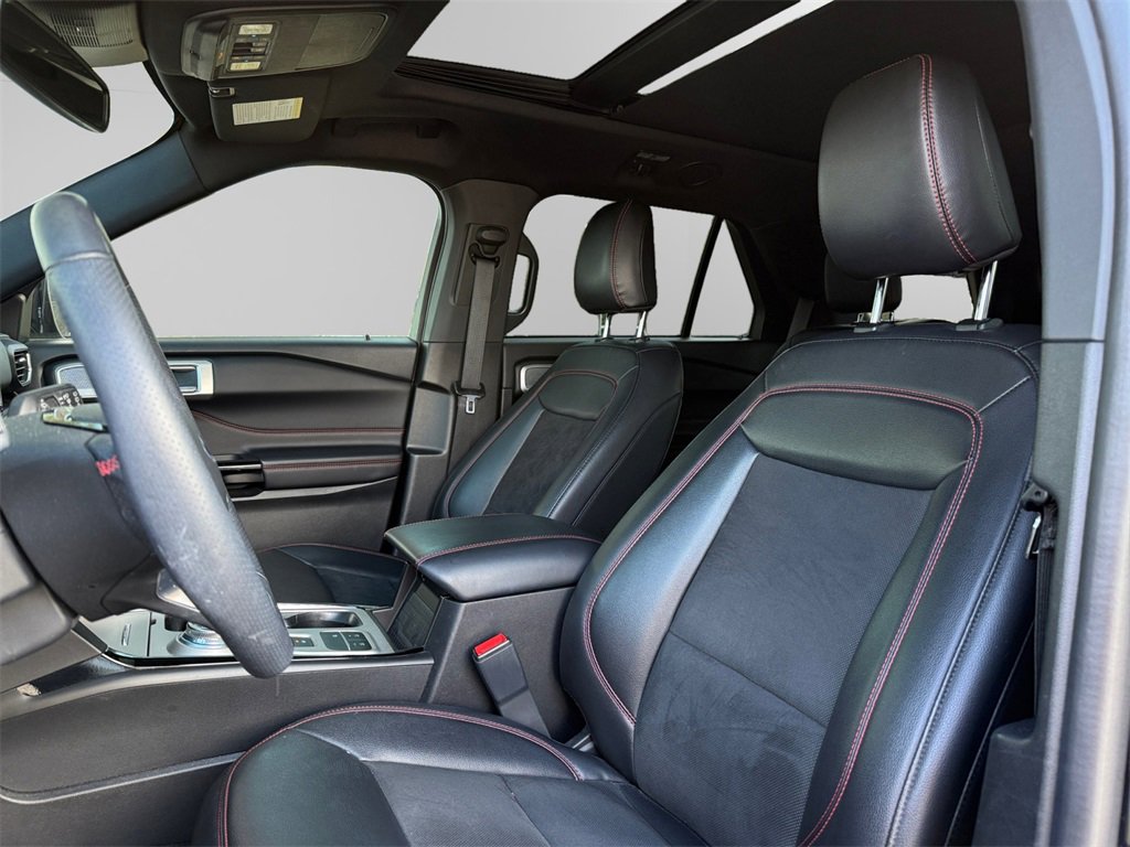 Certified 2023 Ford Explorer ST-Line w/ Class IV Trailer Tow Package image 8