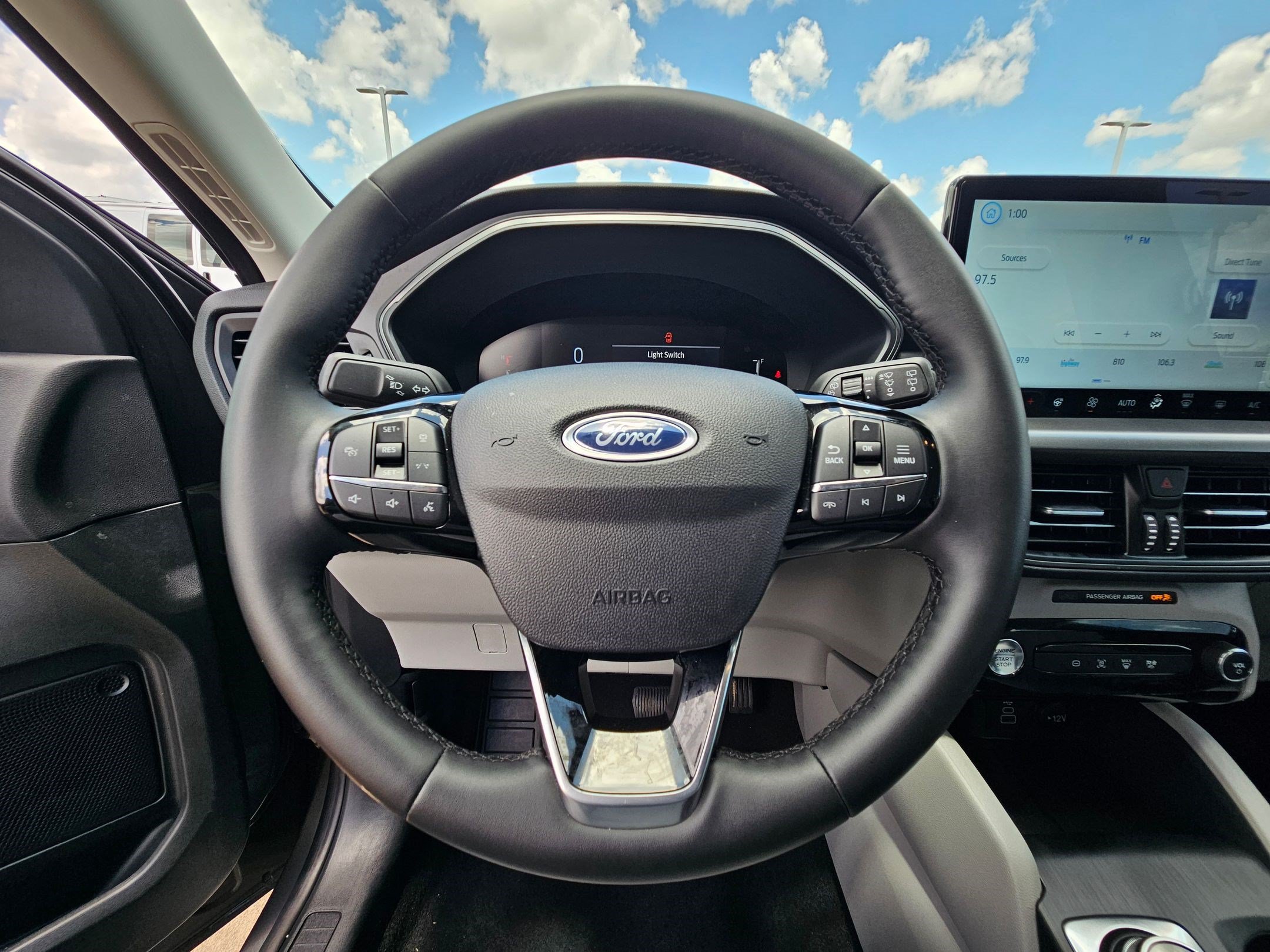 Certified 2025 Ford Escape SE FWD image 18