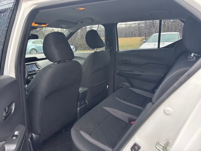 Used 2020 Nissan Kicks S image 12