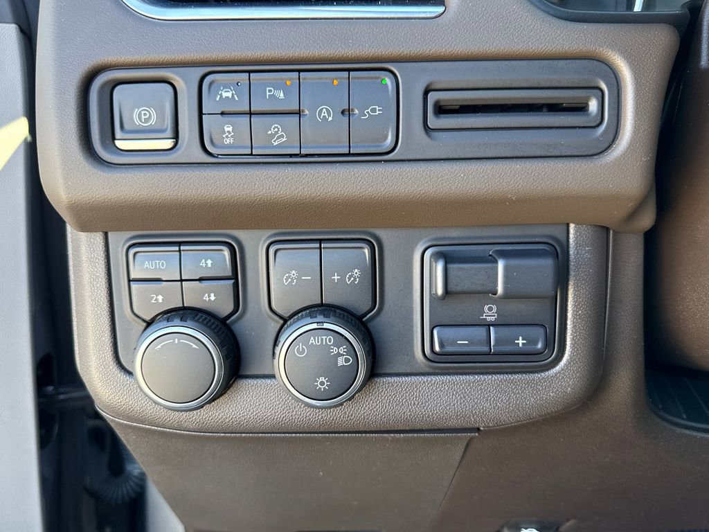 Used 2021 Chevrolet Tahoe Z71 w/ Z71 Signature Package image 15