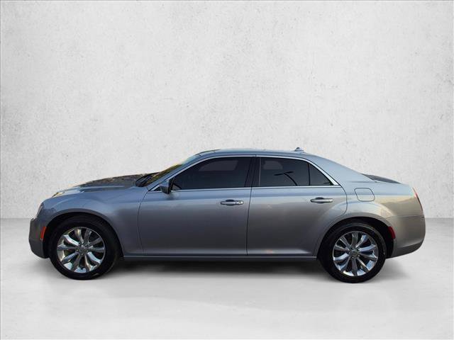 Used 2017 Chrysler 300 Limited AWD/4WD image 9