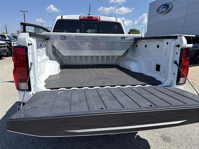 Used 2025 Chevrolet Colorado W/T w/ Advanced Trailering Package AWD/4WD image 26