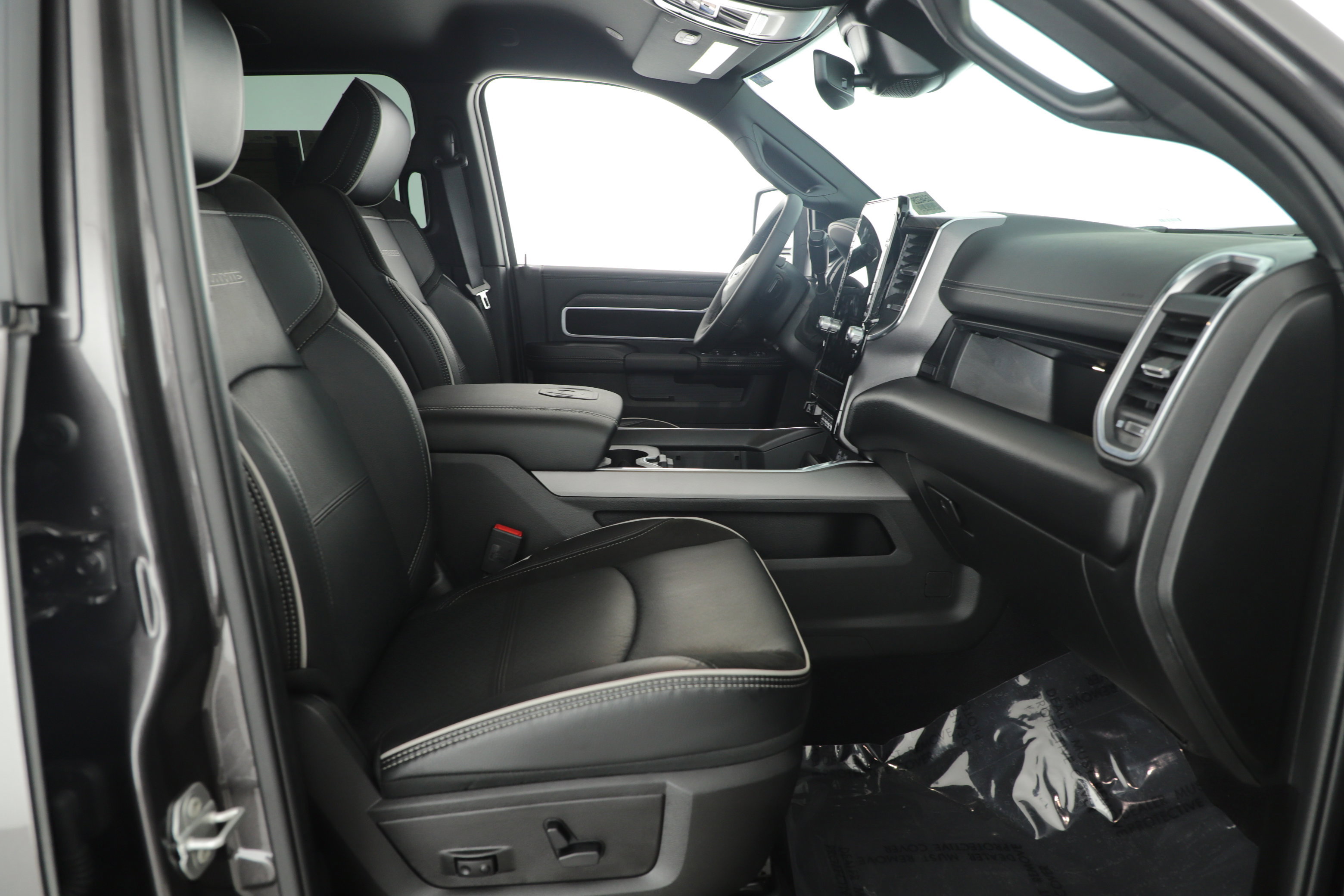 Used 2025 RAM 2500 Laramie image 12