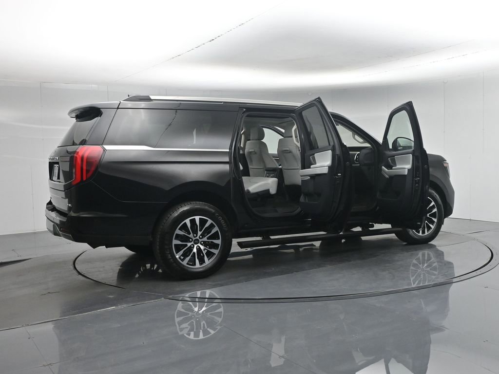 Certified 2025 Ford Expedition Max Platinum image 35