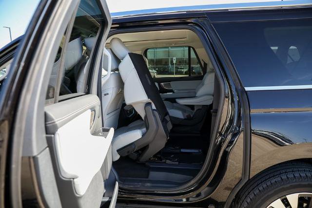 Certified 2025 Ford Expedition Max Platinum w/ Driver's Package image 39