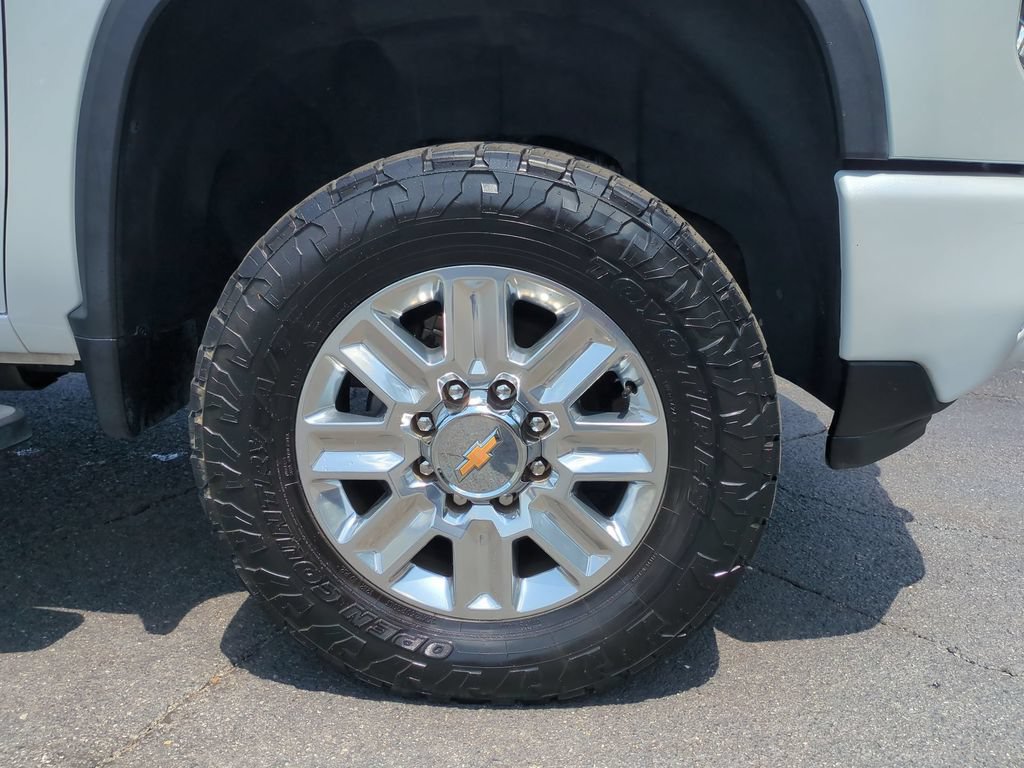 Used 2024 Chevrolet Silverado 3500 High Country w/ High Country Premium Package AWD/4WD image 13