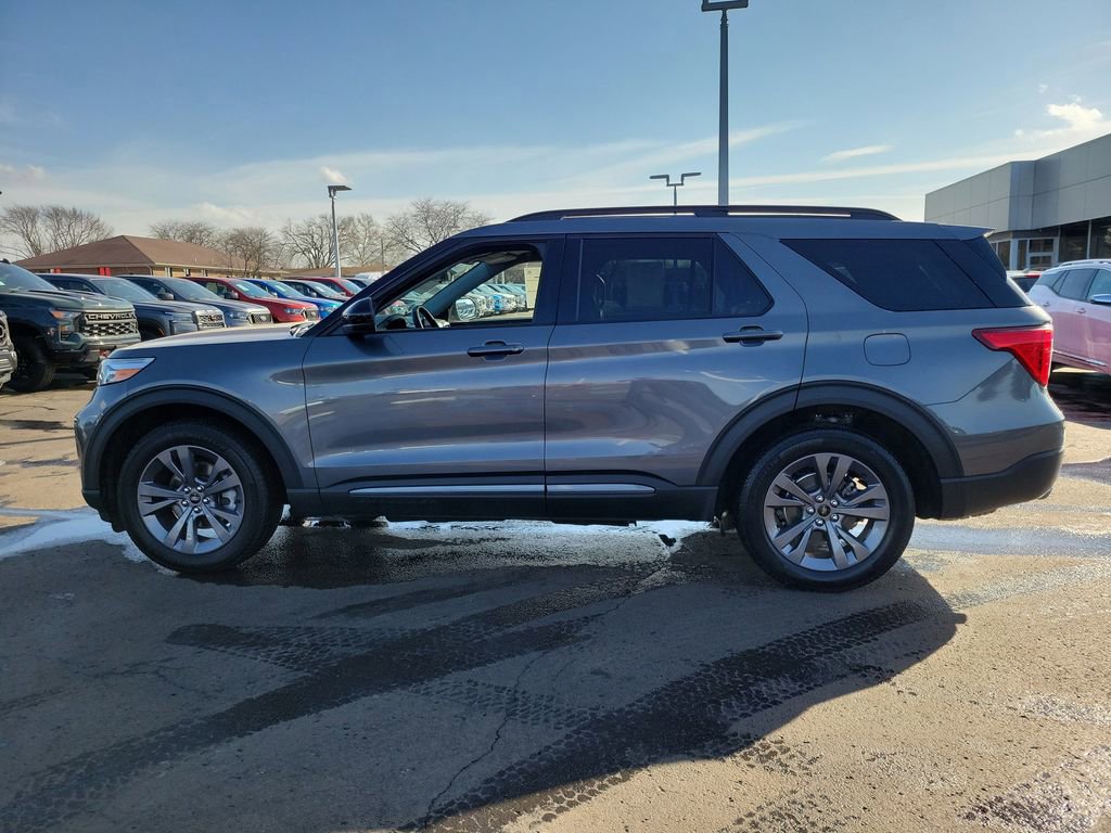 Certified 2022 Ford Explorer XLT w/ Equipment Group 202A image 2