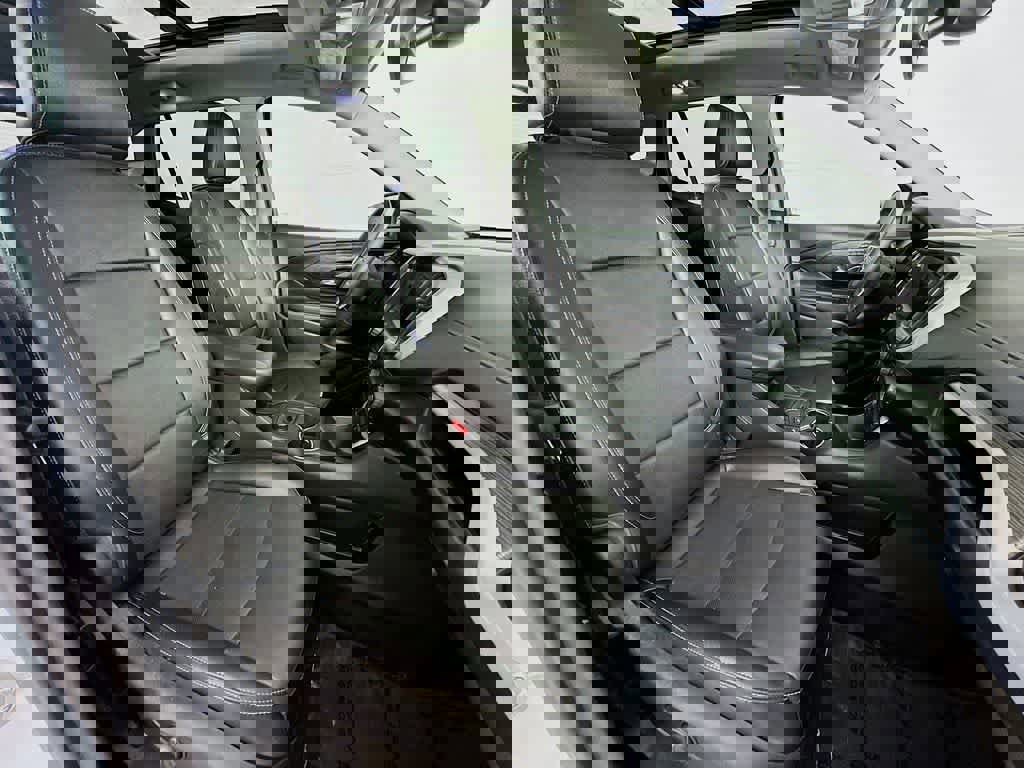 Used 2024 GMC Terrain SLT image 19