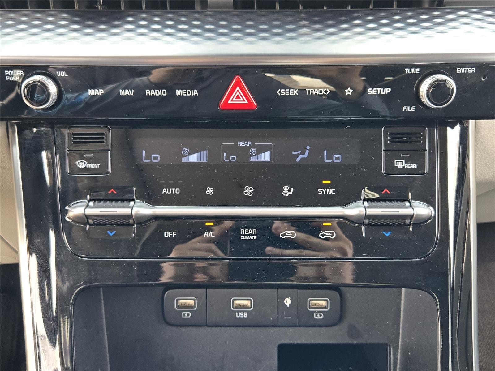 Used 2022 Kia Carnival SX Prestige FWD image 17