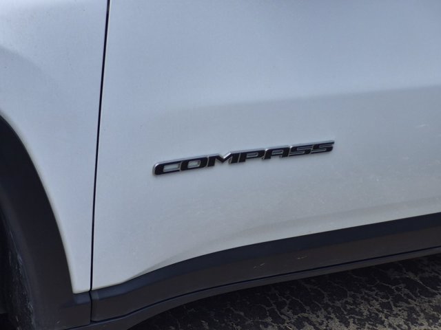 Used 2024 Jeep Compass Latitude AWD/4WD image 6