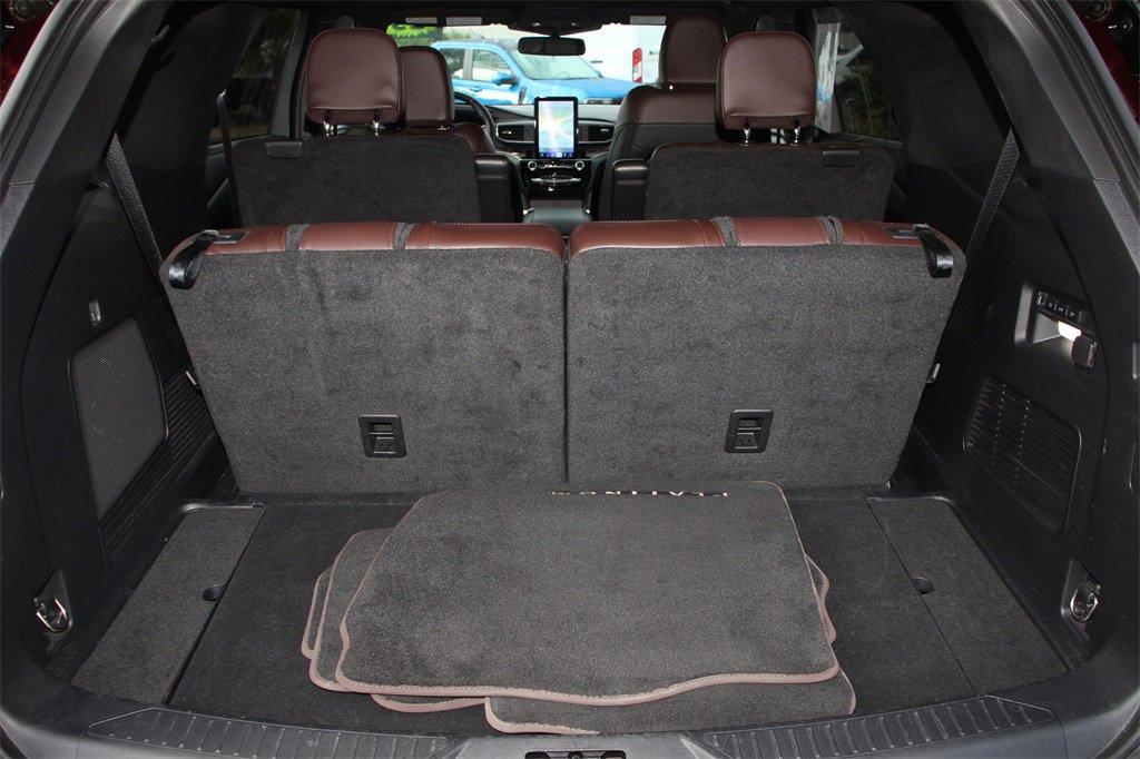 Certified 2022 Ford Explorer Platinum w/ Equipment Group 601A image 25