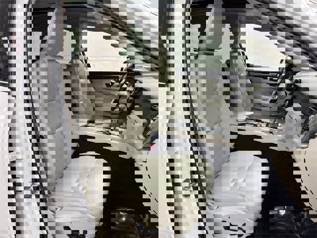 Used 2024 Volvo XC60 B5 Plus image 16