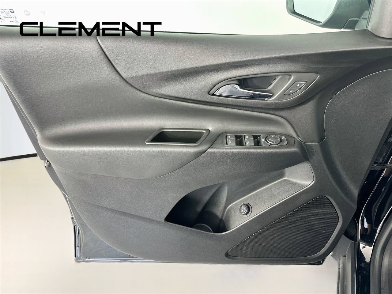 Used 2022 Chevrolet Equinox LT FWD image 28
