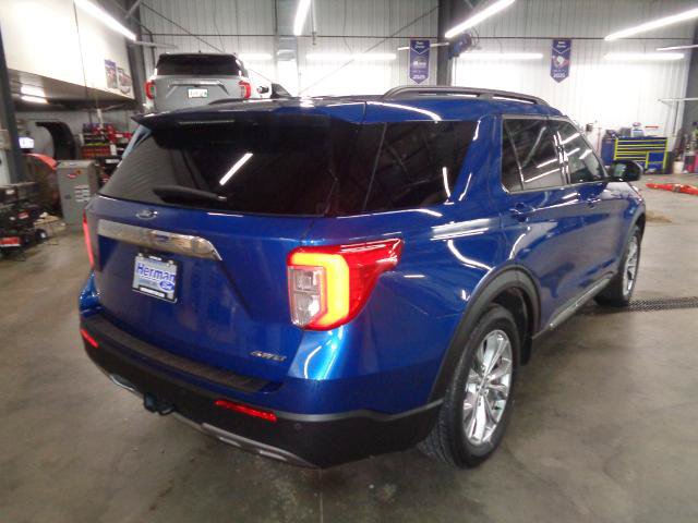Certified 2023 Ford Explorer XLT w/ Equipment Group 202A AWD/4WD image 3